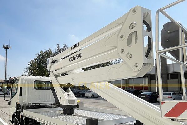 بالابر پشت ماشینی ایتالیایی PNT240