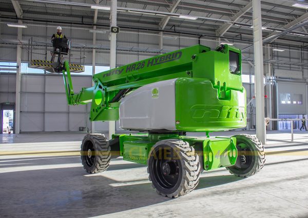 بالابر نفربر خودکششی HR28 4x4